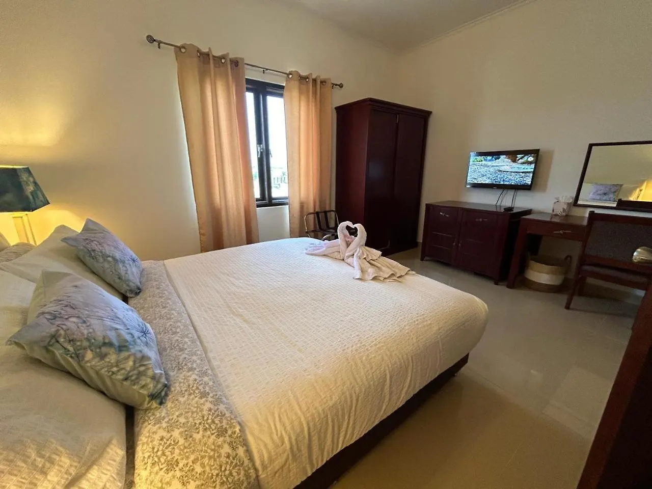 Aruba Breeze Condo B7 شاطئ بالم