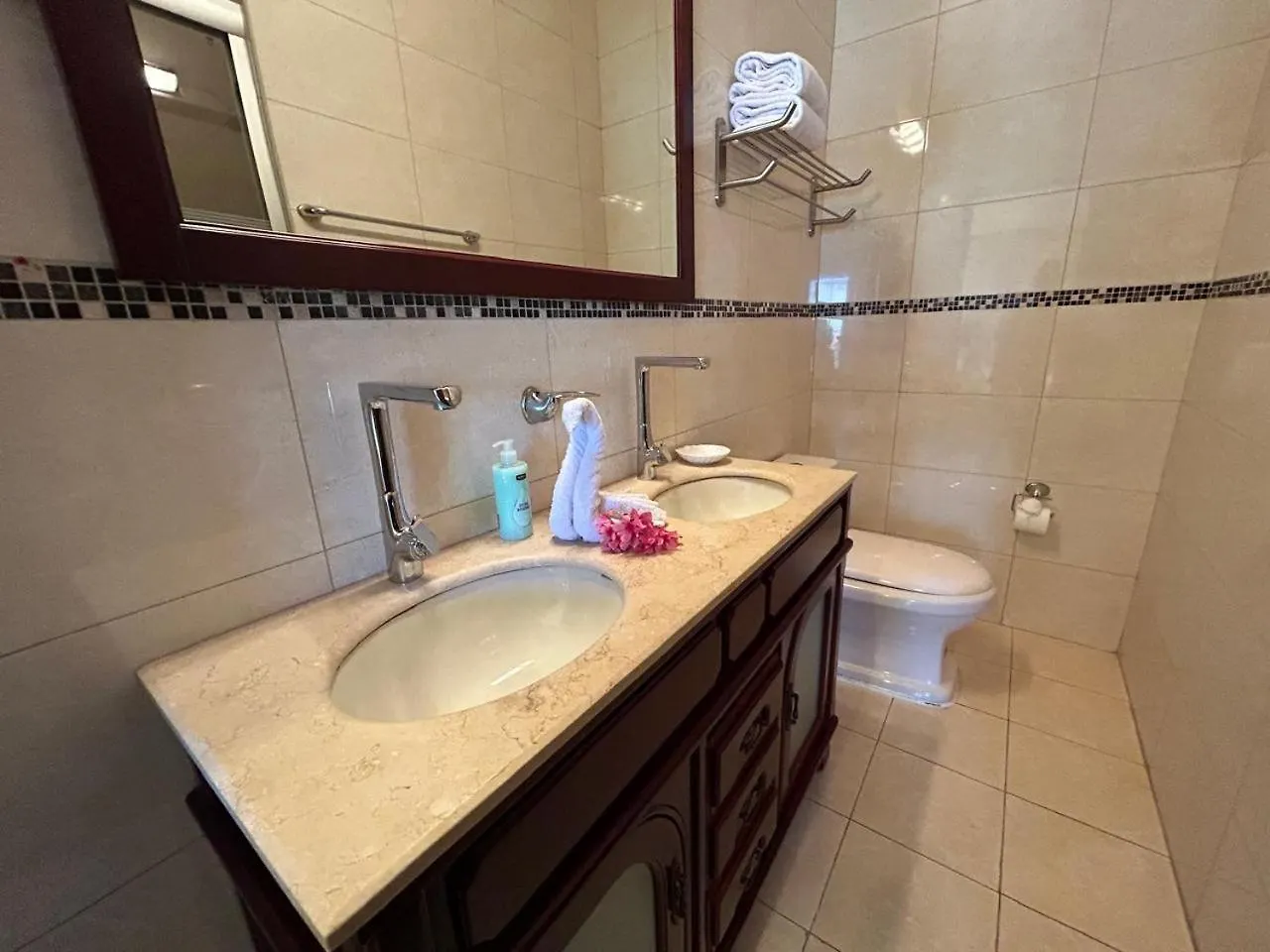 بيت للعطل Aruba Breeze Condo B7 شاطئ بالم أروبا